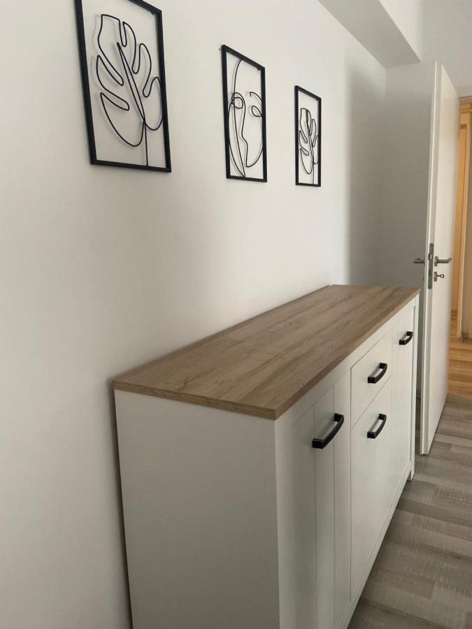 Divany Apartaments - Coresi Mall Brasov Luaran gambar